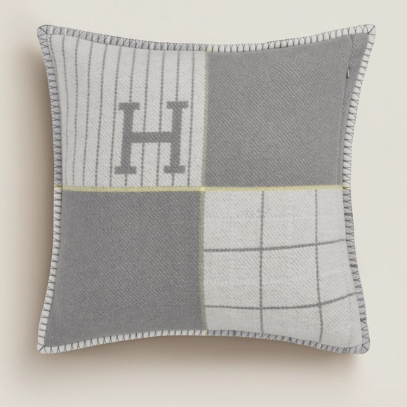 NEW Set of 2 HERMES Avalon Small Baby Pillow Cashmere Gris Perle w/ Receipt - Picture 9 of 10